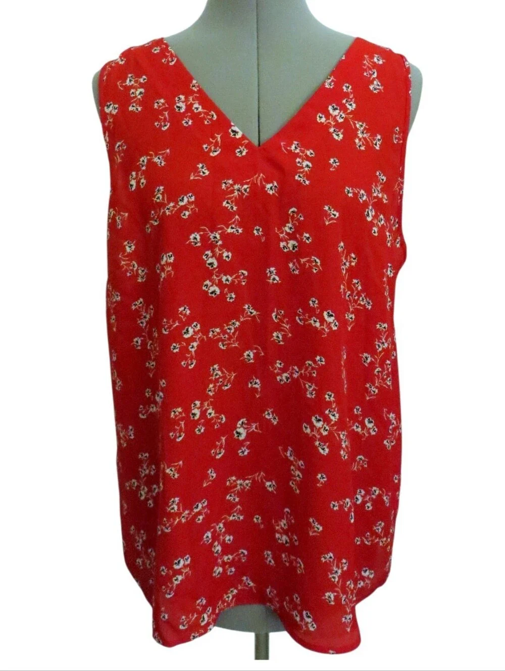 Maurices Red Floral Print Bar Back V Neck Sleeveless Tank Top Size Large New